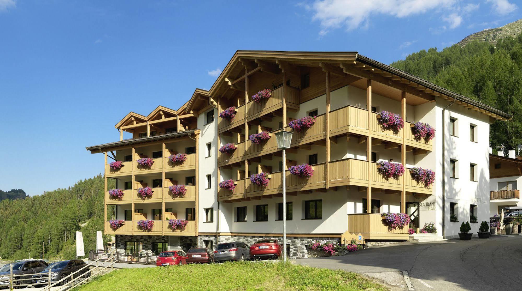 Hotel Pfeldererhof Alpine Lifestyle Moso Exterior foto